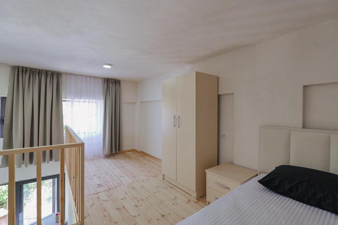 Vila Francesko Ksamil Bagian luar foto