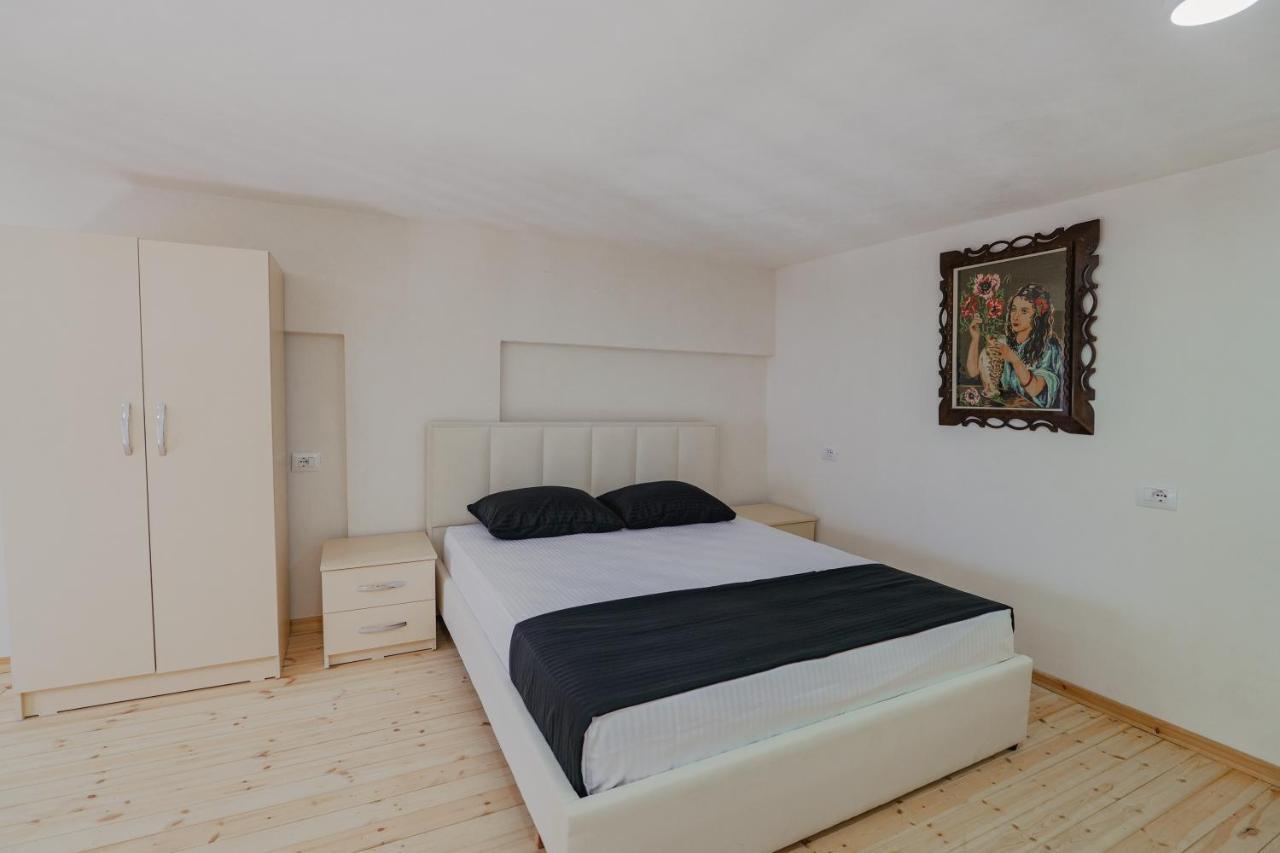 Vila Francesko Ksamil Bagian luar foto