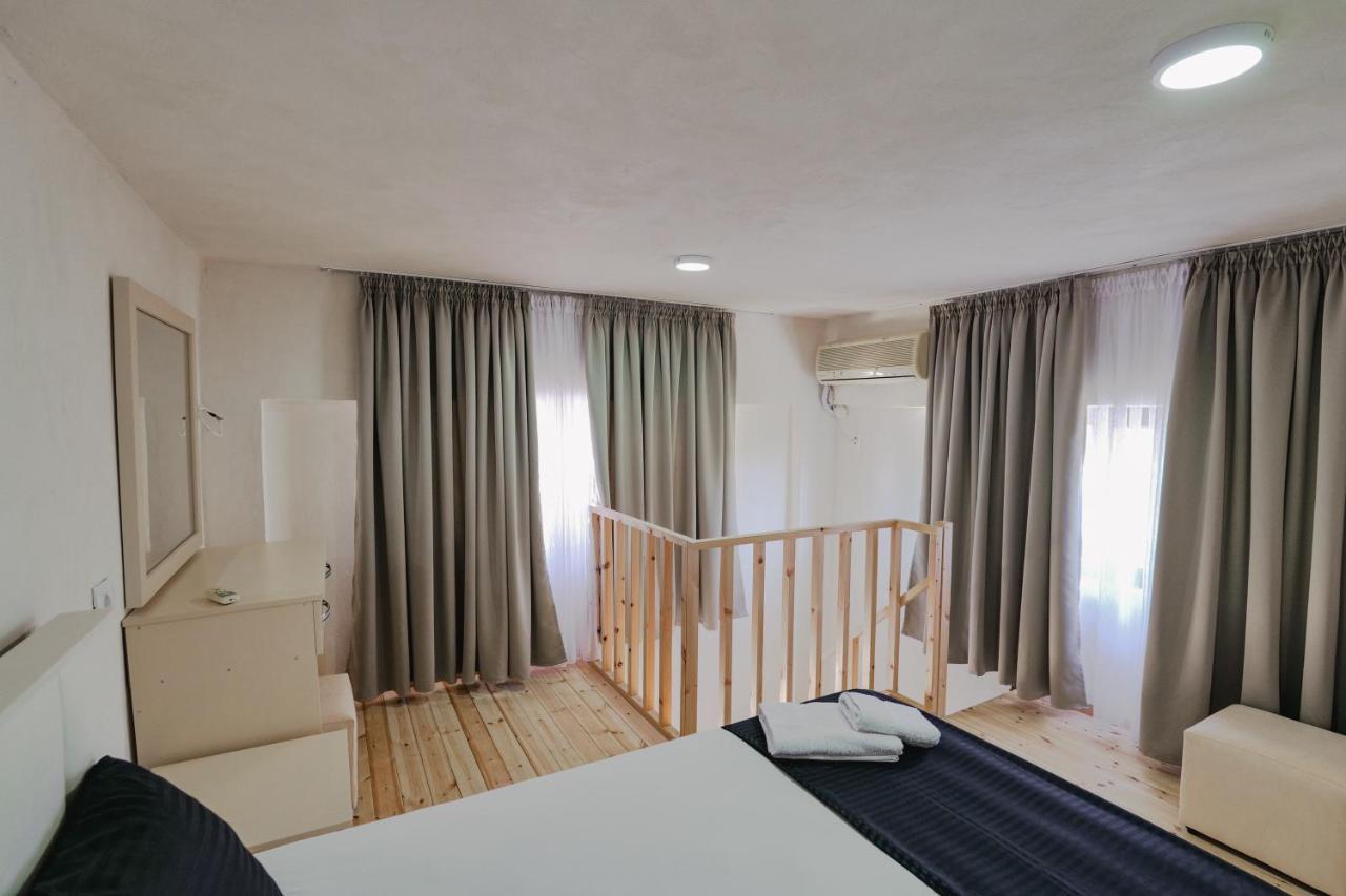 Vila Francesko Ksamil Bagian luar foto