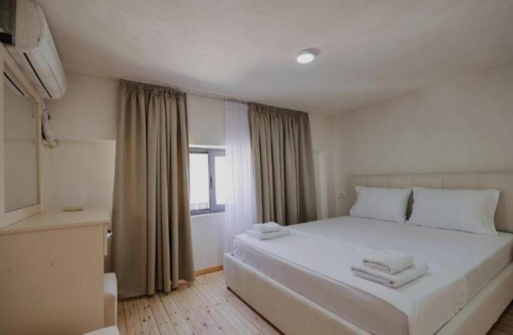 Vila Francesko Ksamil Bagian luar foto