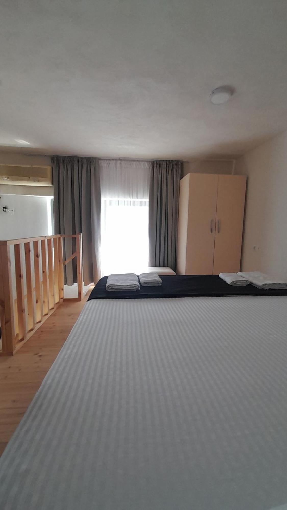 Vila Francesko Ksamil Bagian luar foto