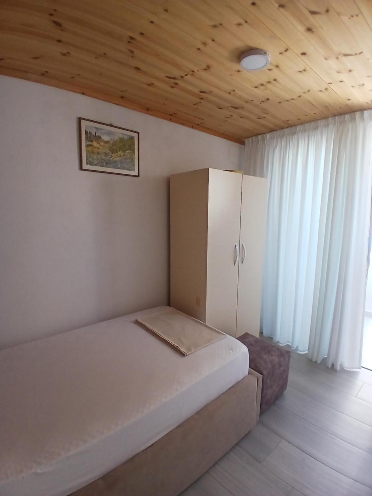 Vila Francesko Ksamil Bagian luar foto