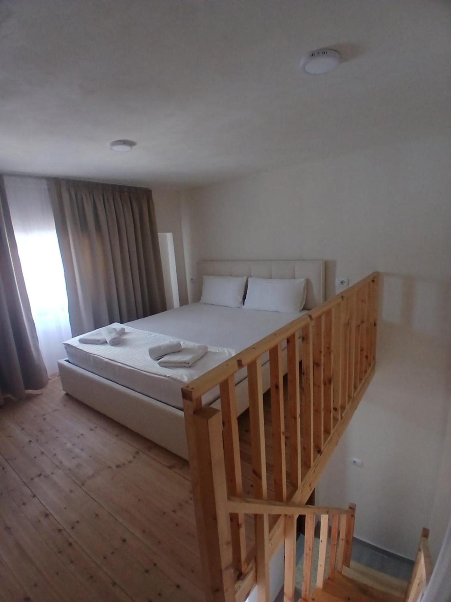 Vila Francesko Ksamil Bagian luar foto