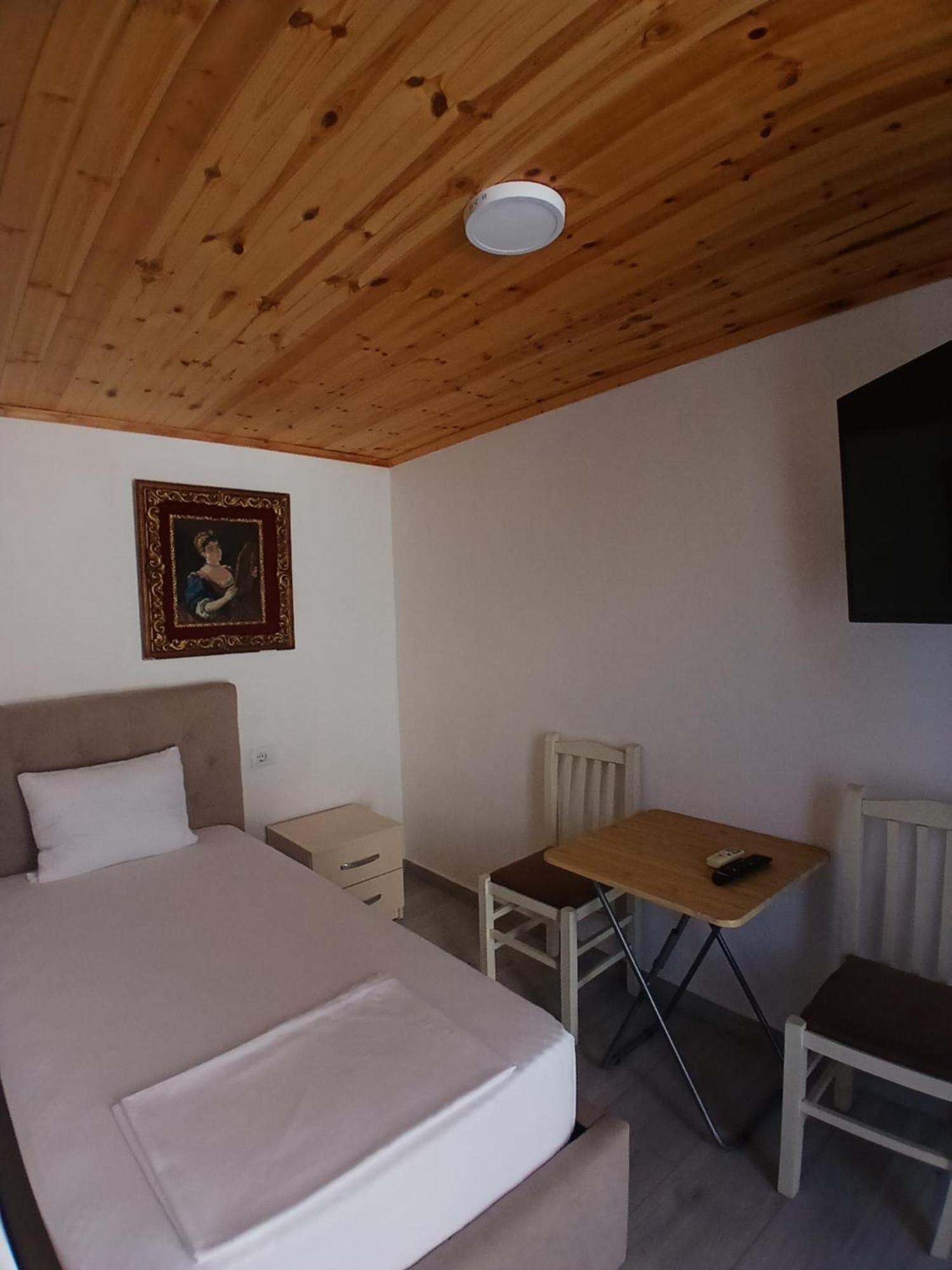 Vila Francesko Ksamil Bagian luar foto
