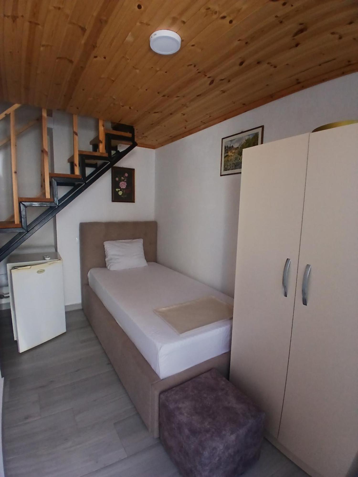 Vila Francesko Ksamil Bagian luar foto