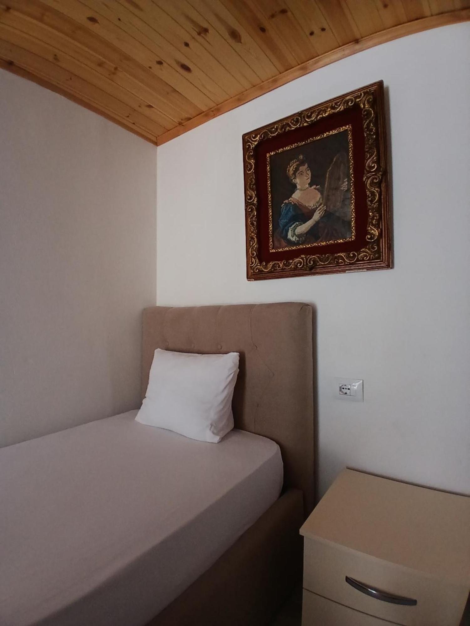 Vila Francesko Ksamil Bagian luar foto